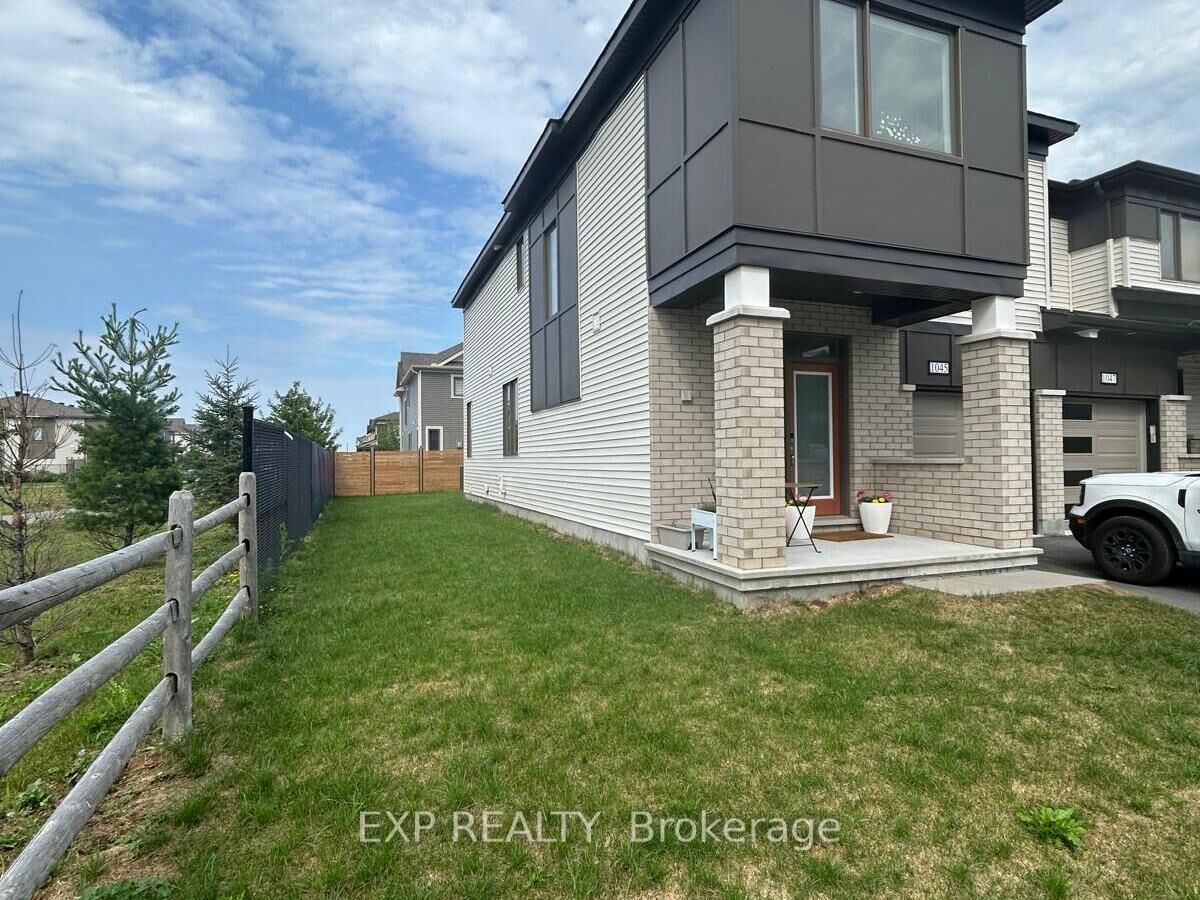 Property Photo:  1045 Curraglass Walk  ON K2S 3A4 