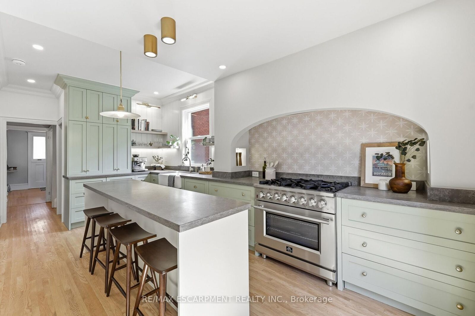 Property Photo:  70 Gage Avenue S  ON L8M 3C9 