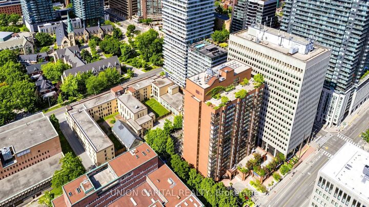 Property Photo: 62 Wellesley Street W 1405 ON M5S 2X3