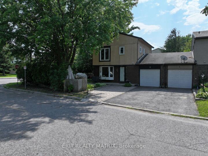 Property Photo:  2 Ventnor Way  ON K2J 1M3 