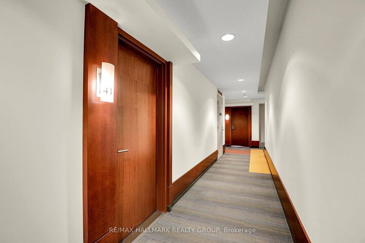 Property Photo: 575 Byron Avenue 411 ON K2A 1R7