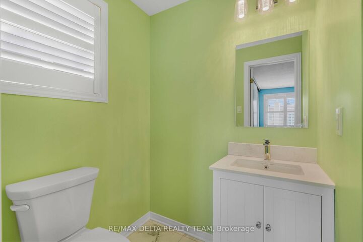 Property Photo:  6043 Valley Field Crescent  ON K1C 5P2 