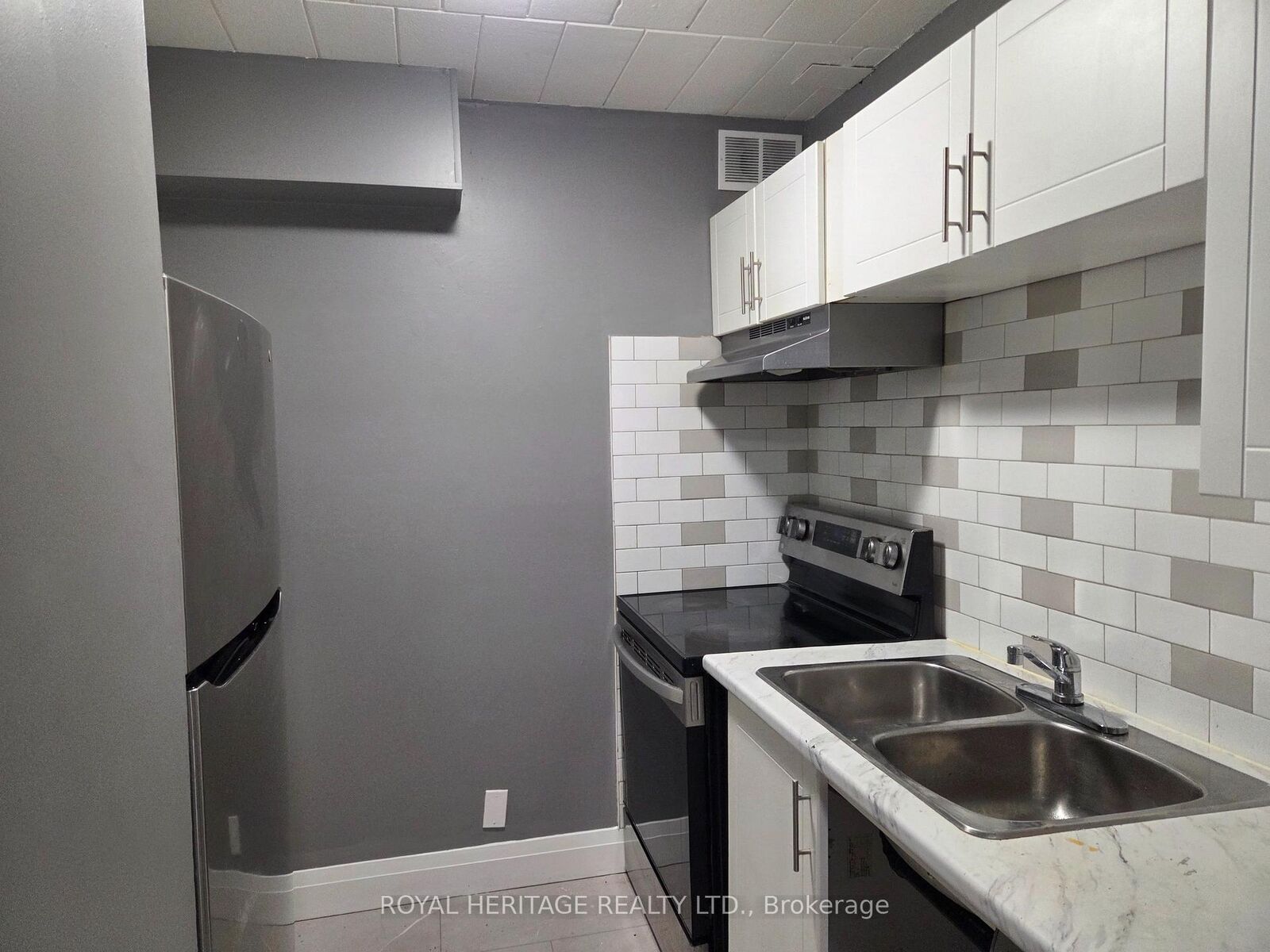 Property Photo:  8800 Willoughby Drive 104  ON L2G 6X8 