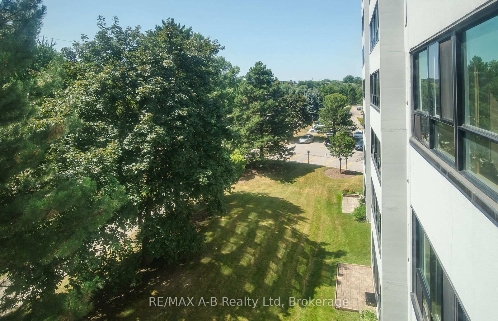 Property Photo:  600 Grenfell Drive W 407  ON N5X 2R8 