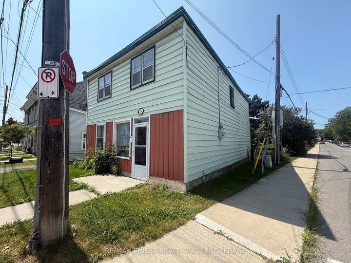 Property Photo:  224 Montreal Street  ON K7K 3G7 