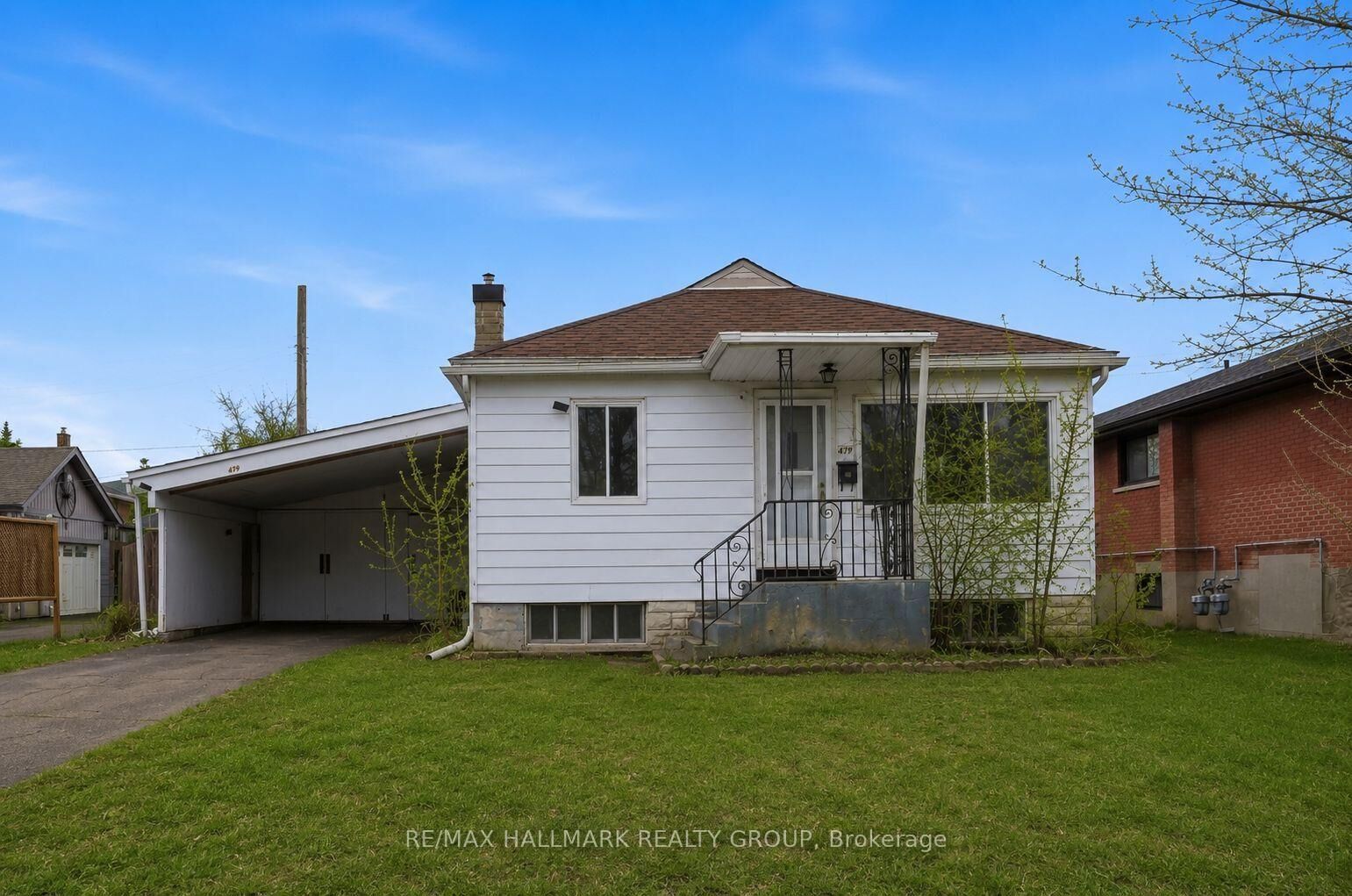 Property Photo: 479 Newman Avenue ON K1K 1N8