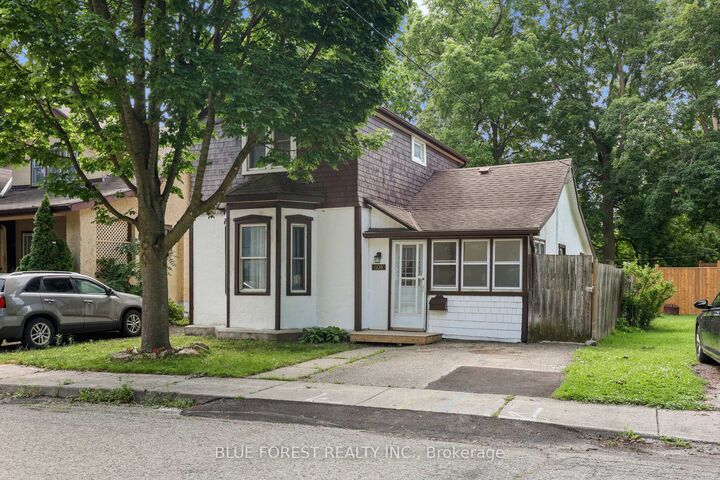 Property Photo: 508 Hatch Street ON N4S 1N5