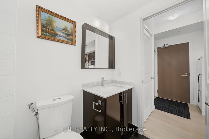 Property Photo:  7165 Yonge Street 902  ON L3T 0C9 
