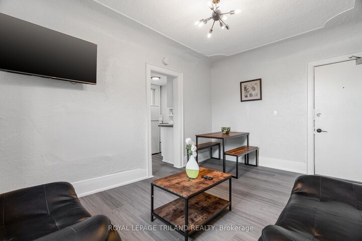 Property Photo: 425 McKenzie Avenue 8 ON N6C 1V5