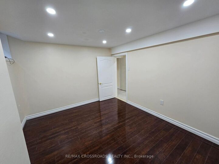 Property Photo:  34 Sonley Drive  ON L1R 3B3 
