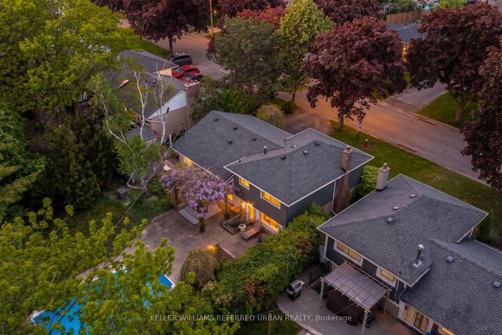 Property Photo: 5171 Mulberry Drive ON L7L 3P5