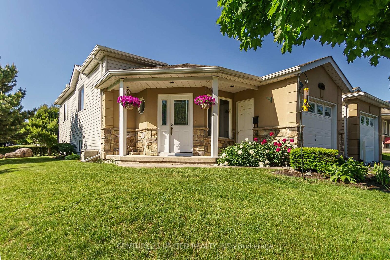 Property Photo: 626 Trailview Drive ON K9J 8P3