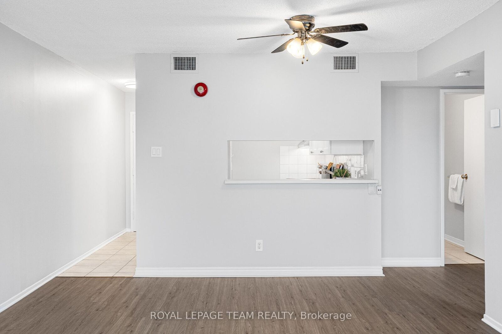 Property Photo:  1180 Ohio Street 301  ON K1H 8N5 