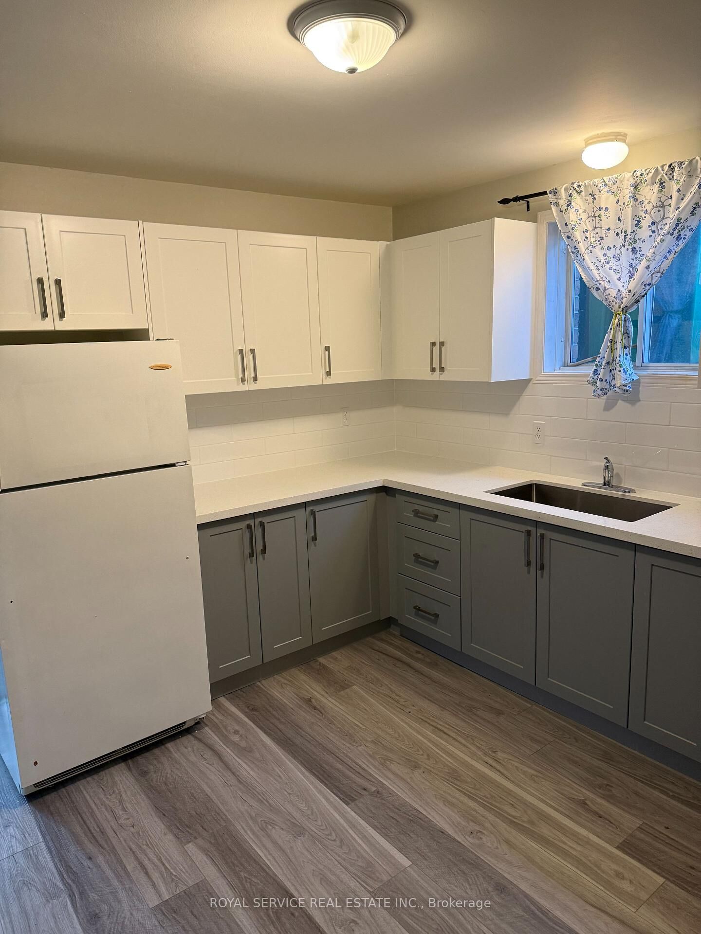 Property Photo:  602 Park Street N 1  ON K9H 4S2 