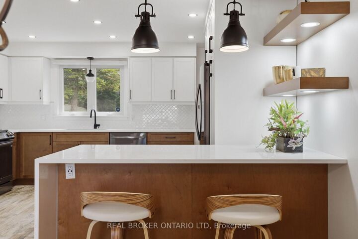 Property Photo:  196 Wychwood Park  ON N6G 1R9 