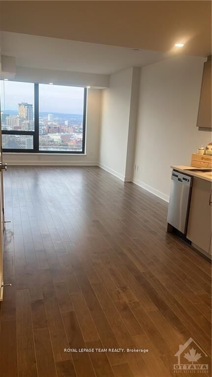 Property Photo:  340 Queen Street 1803  ON K1R 0G1 