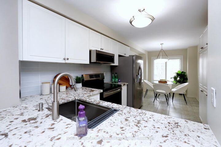 Property Photo: 1575 South Parade Court 67 ON L5M 6E9