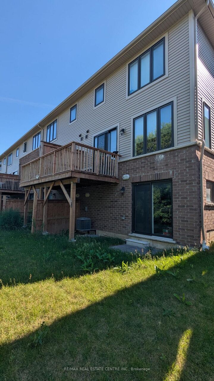 Property Photo: 100 Hollywood Court 49 ON N1R 0C5