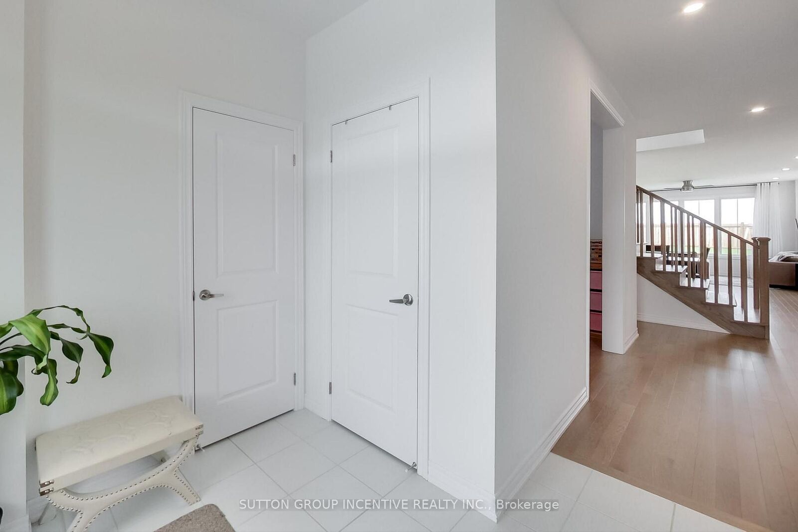 Property Photo: 13 Abbey Crescent ON L9J 0W9