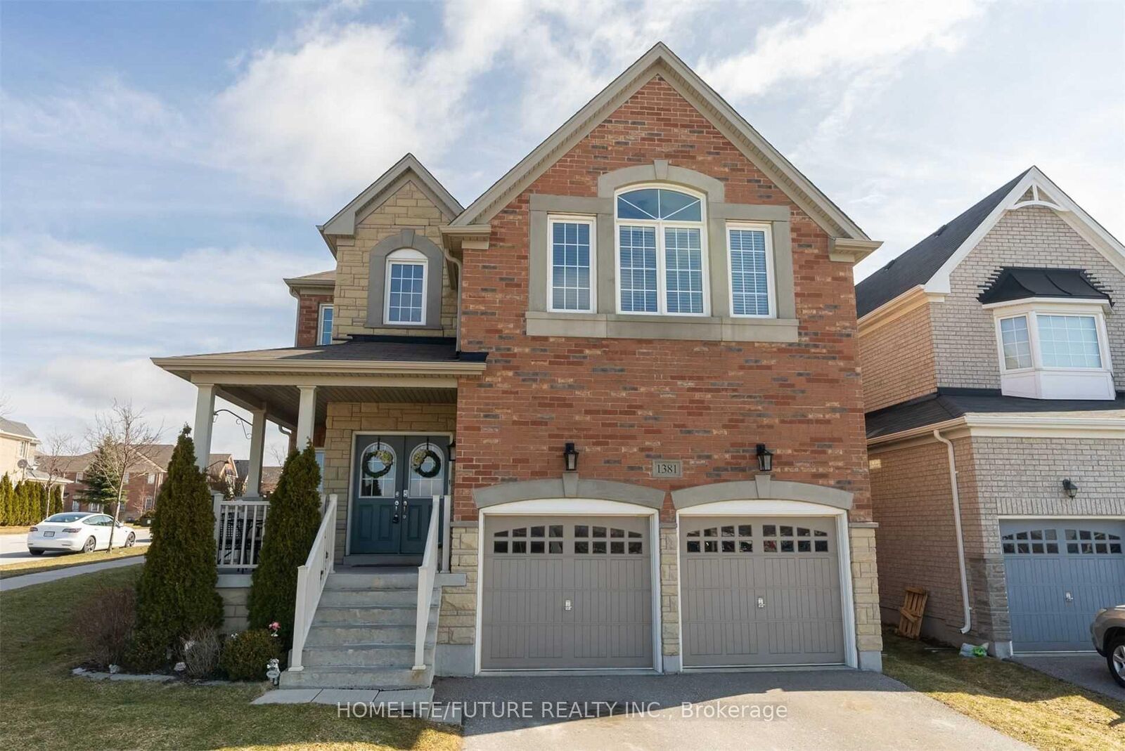 Property Photo:  1381 Clearbrook Drive  ON L1K 0G8 