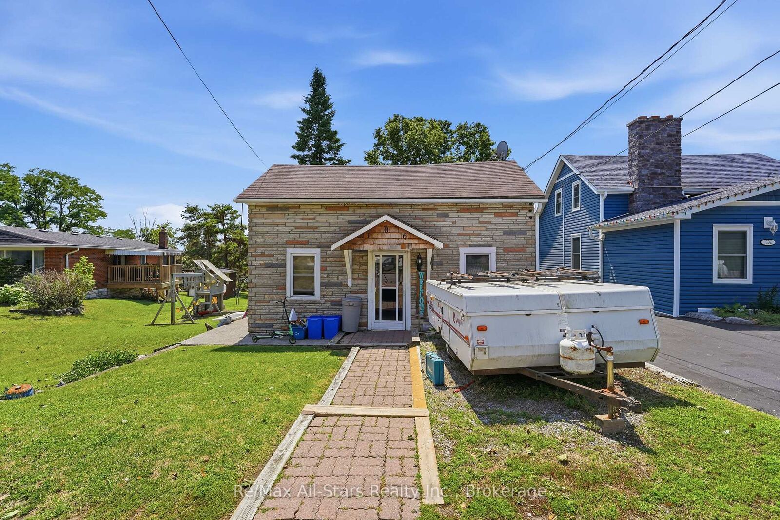 Property Photo: 106 Bond Street E ON K0M 1N0