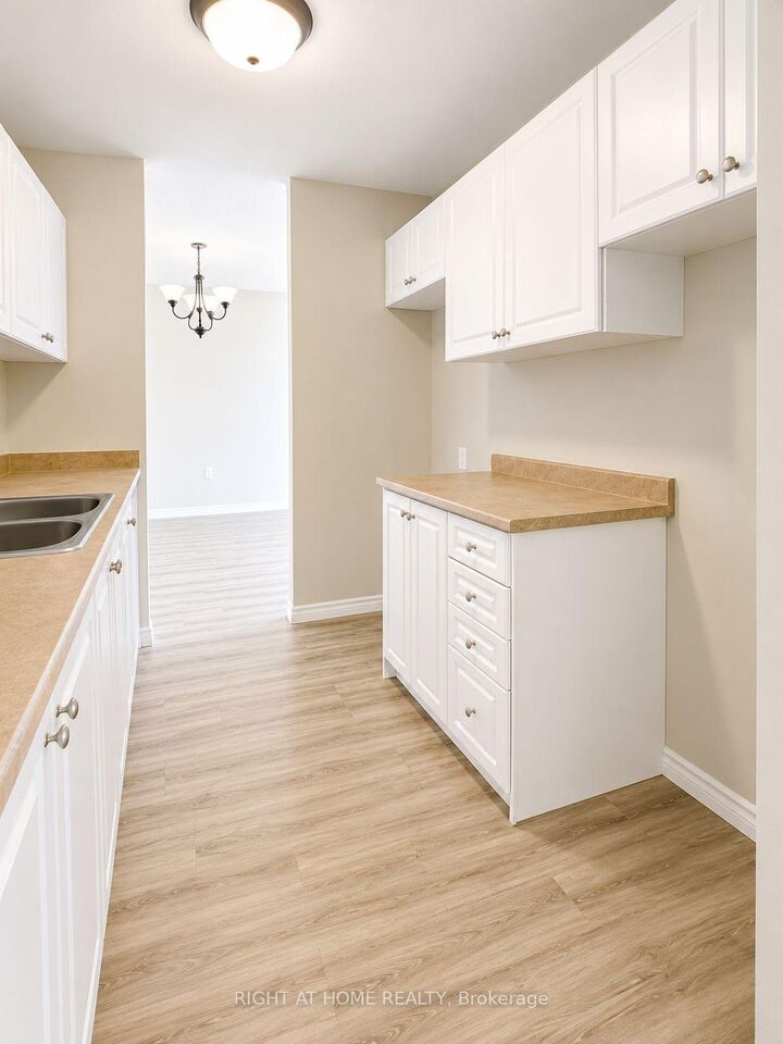 1584 Ernest Avenue 307 — photo 1