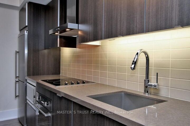 Property Photo:  300 Front Street W 1004  ON M5V 0E9 