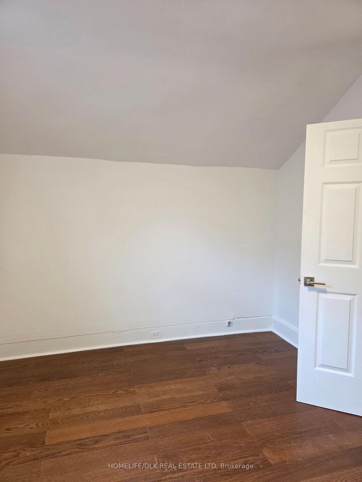Property Photo:  105 Bethune Street Unit 2  ON K6V 2E5 