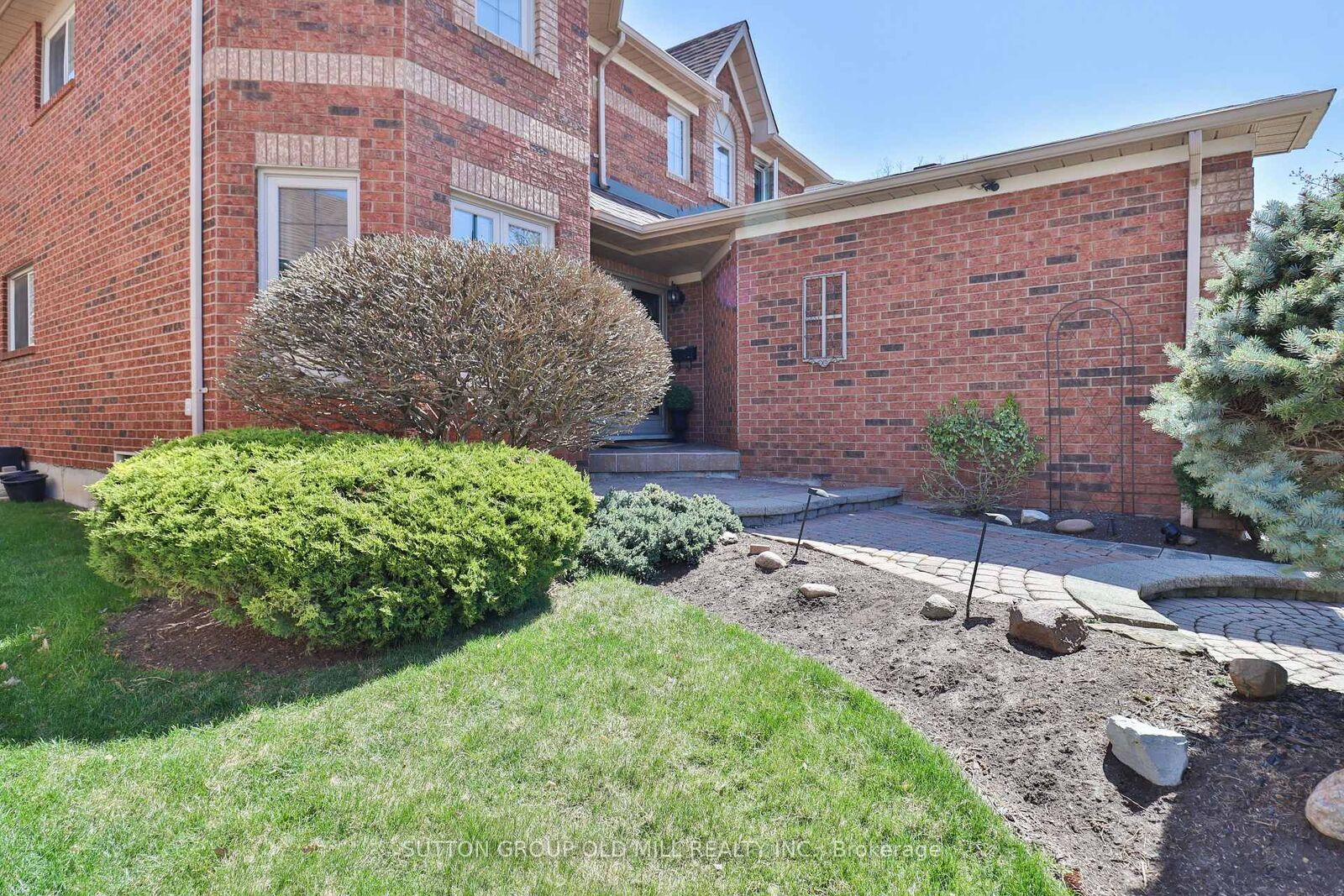 Photo de la propriété:  6835 Forest Park Drive  ON L5N 6X5 