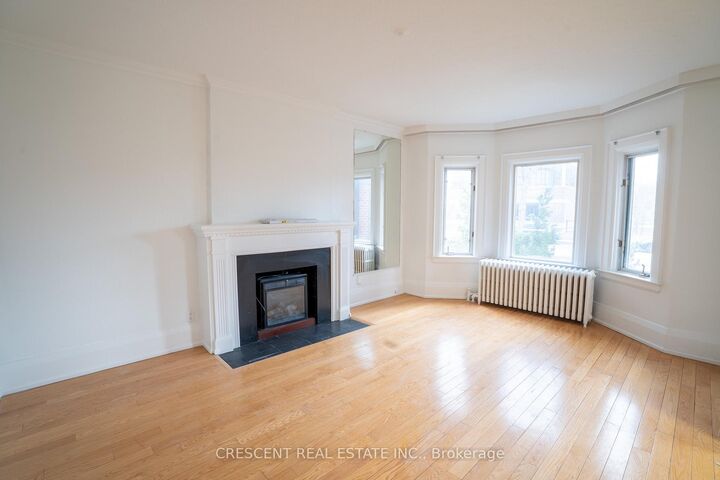 Property Photo:  520 Prince Edward Drive N Main  ON M8X 2M5 