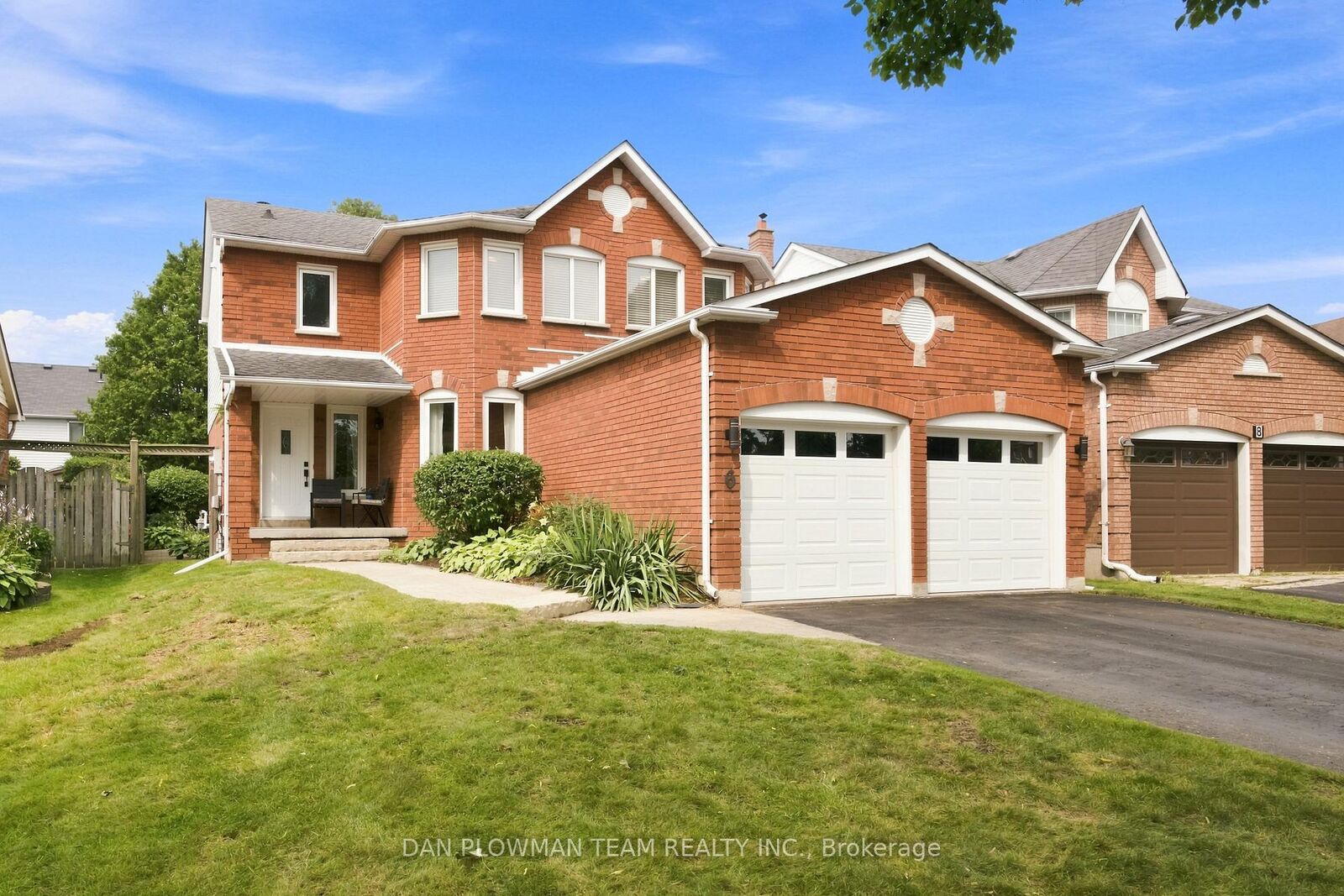Property Photo: 6 Saddlebrook Court ON L1E 2C5