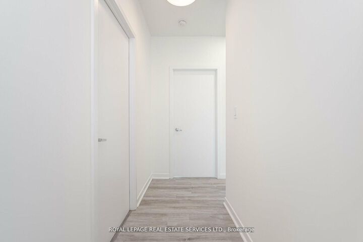 Property Photo: 360 Square One Drive 602 ON L5B 0E6