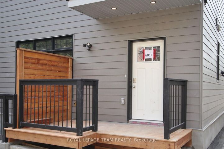 Property Photo:  304 Lanark Avenue D  ON K1Z 6R5 
