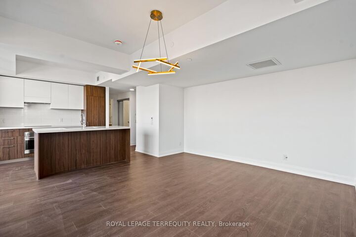 Property Photo:  33 Frederick Todd Way 808  ON M4G 0C9 