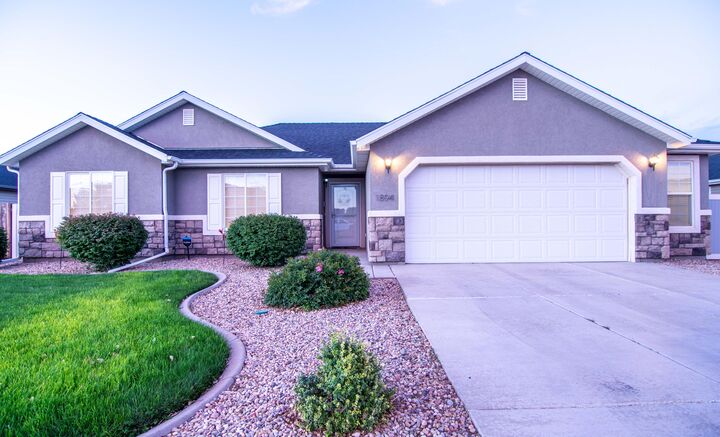 Property Photo: 1894 W Gemini Meadows Ln UT 84721