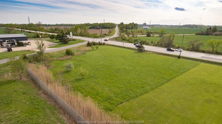 V/L Middle Road — photo 1