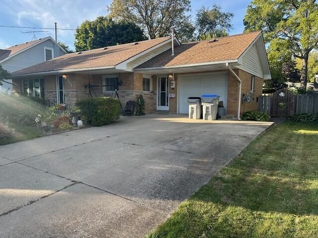 Property Photo: 575 Front Street ON N0M 2S0