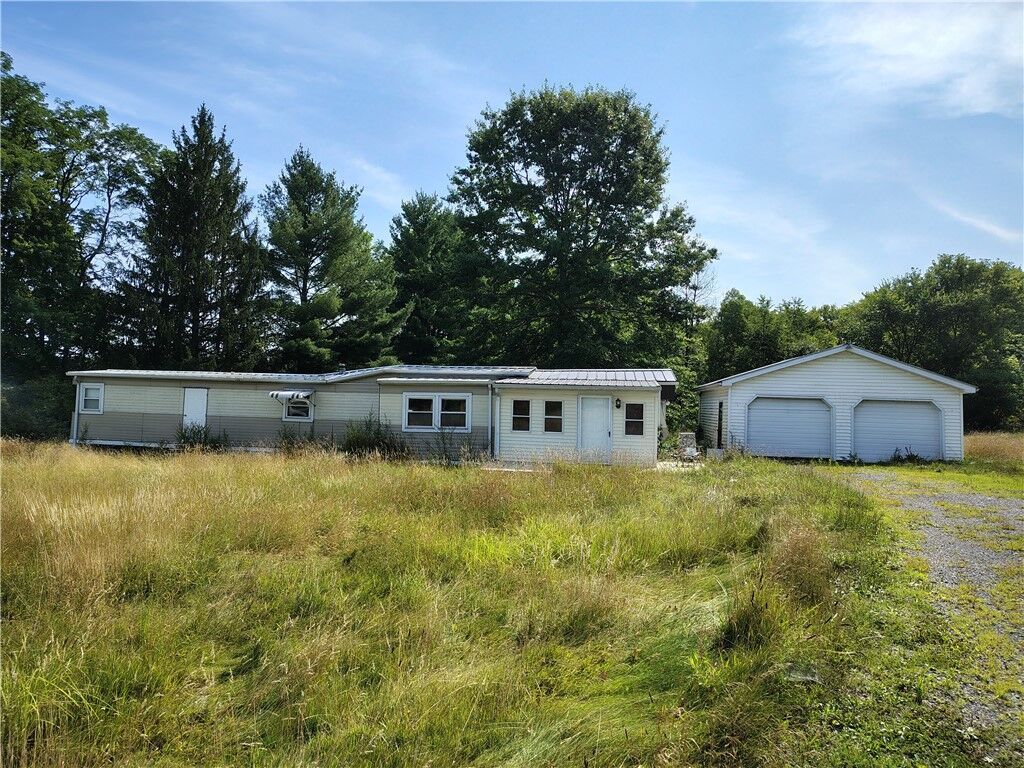 Property Photo: 1009 Methodist Road PA 16125
