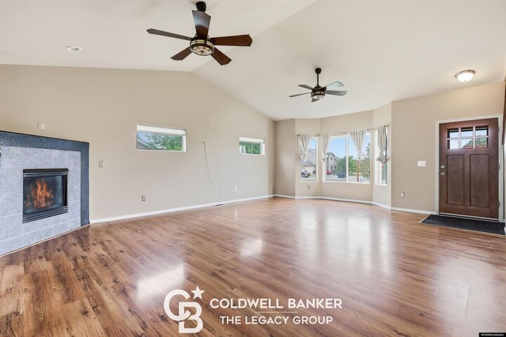 Property Photo: 1611 E 25th WY 82601