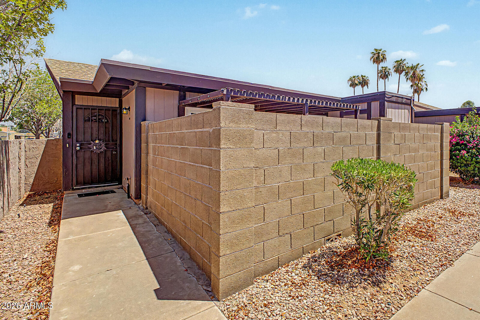 Property Photo: 1827 E Kirkland Lane A AZ 85281