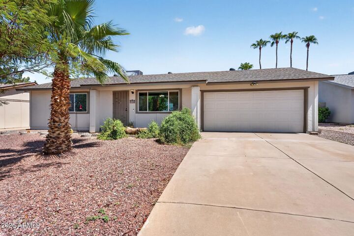 Property Photo:  5709 S Roberts Road  AZ 85283 
