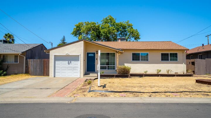 Property Photo:  2043 Edwin Way  CA 95825 