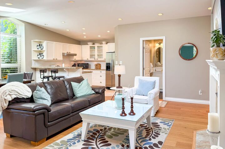 Property Photo:  Alden Lane 2233  BC V7P 2J7 