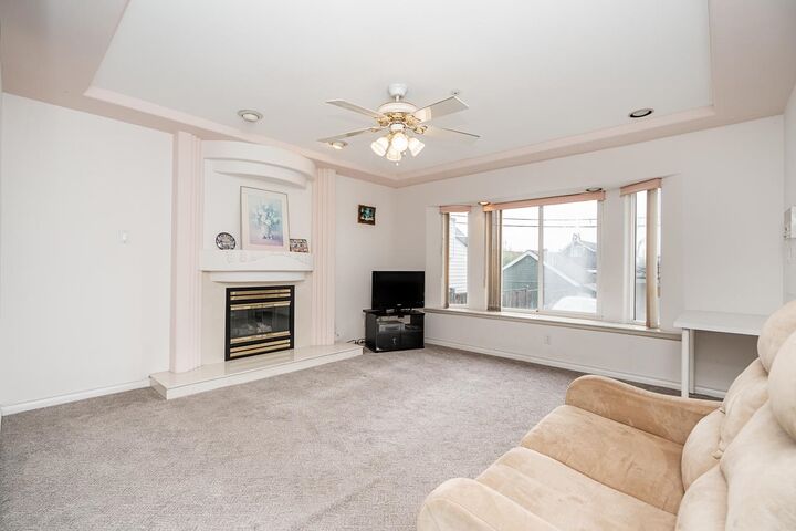 Property Photo:  726 E 56th Avenue  BC V5X 1R9 