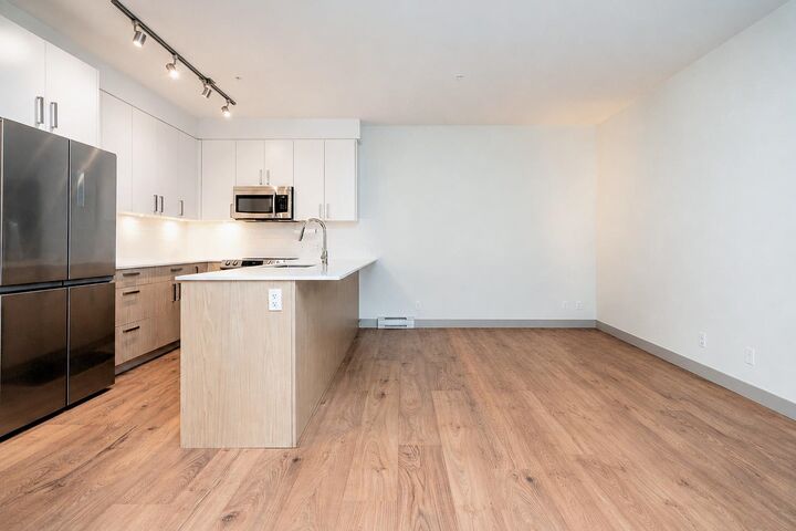 Property Photo: 6968 Royal Oak Avenue 210 BC V5J 4J2