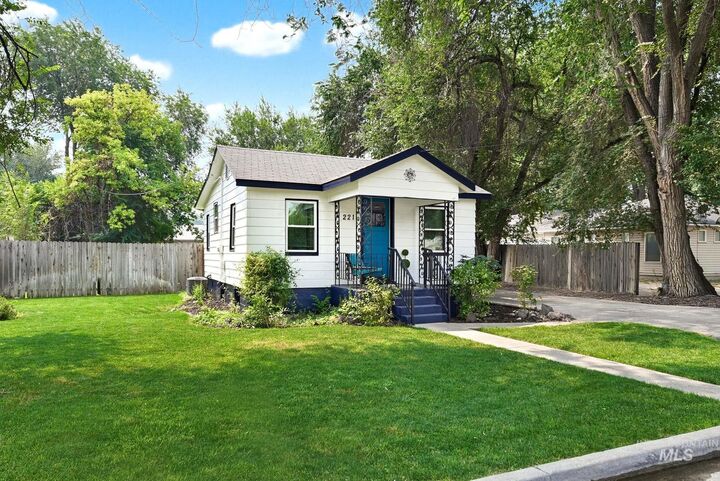 Property Photo:  221 Hudson Avenue  ID 83651 