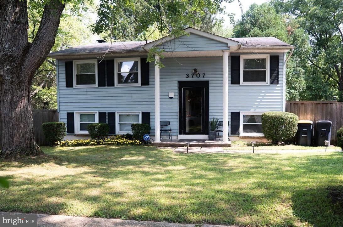 Property Photo: 3707 Halloway Place MD 20772