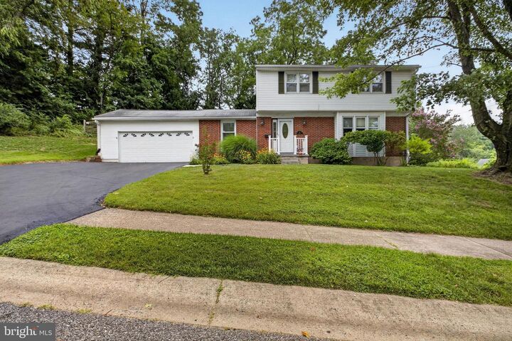 Property Photo:  40 Fremont Road  DE 19711 