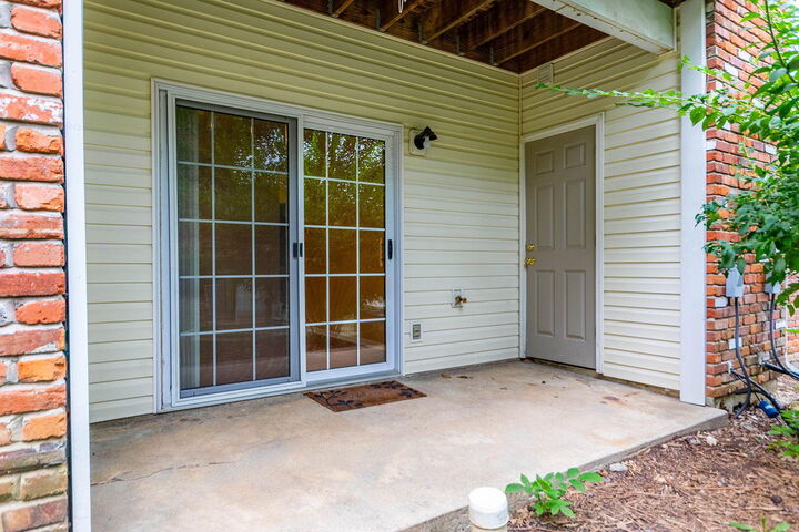 Property Photo: 21 N Cedar Lake Dr MO 65203