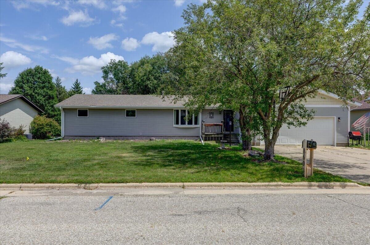 Property Photo: 860 4th Street IA 50130
